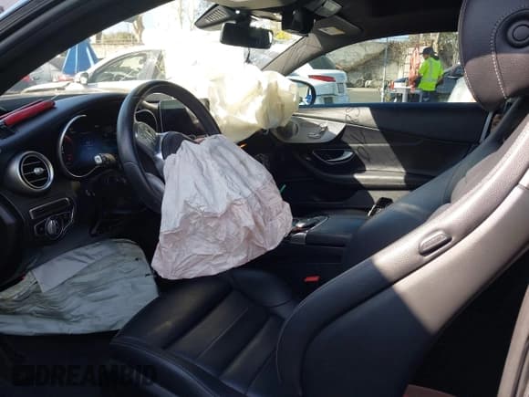 ✅ 2020 Mercedes-Benz C 300 • VIN: WDDWJ8DB8LF933234 • Lot: 43278288. Listed on IAAI with 46,064 mi. Free auction sales archive from the USA and detailed vehicle history report at DreamBid. Image 17.