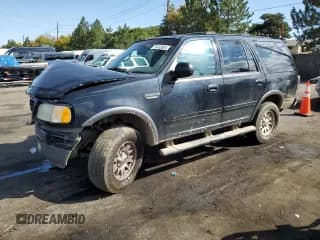 ✅ 2001 Ford Expedition XLT • VIN: 1FMRU16W01LA91781 • Lot: 73432684. Listed on Copart with 300,821 mi. Free auction sales archive from the USA and detailed vehicle history report at DreamBid. Image 1.