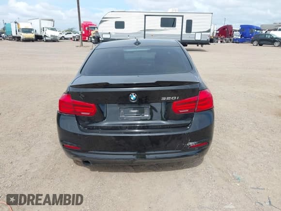 ✅ 2017 BMW 3 Series 320i • VIN: WBA8A9C59HK620080 • Lot: 42996887. Listed on IAAI with Not provided. Free auction sales archive from the USA and detailed vehicle history report at DreamBid. Image 17.
