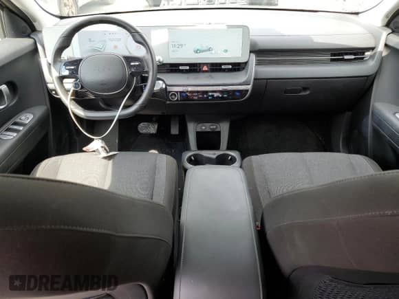 2023 Hyundai Ioniq 5 SE z VIN KM8KMDAFXPU149540, wystawiony jako Copart lot #65520314 z przebiegiem 14 265 mil mil oraz Szkoda całkowita • Salvage title. Historia ofert i sprzedaży dostępna na DreamBid. Obrazek 8.