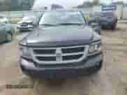 2010 Dodge Dakota SXT z VIN 1D7CW3GP2AS177872, wystawiony jako Copart lot #72944174 z przebiegiem 131 777 mil mil oraz Szkoda całkowita • Salvage title. Historia ofert i sprzedaży dostępna na DreamBid. Obrazek 5.