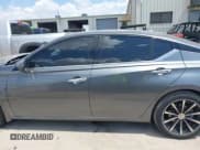 ✅ 2022 Nissan Altima SL • VIN: 1N4BL4EV0NN354886 • Lot: 43137148. Wystawiony na IAAI z przebiegiem 49 297 mil. Bezpłatny archiwum sprzedaży aukcyjnych z USA i szczegółowy raport historii pojazdu na DreamBid. Zdjęcie 14.