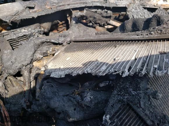 ✅ 2016 Hyundai Veloster • VIN: KMHTC6AD0GU266996 • Lot: 67671754. Wystawiony na Copart z przebiegiem Nie podano. Bezpłatny archiwum sprzedaży aukcyjnych z USA i szczegółowy raport historii pojazdu na DreamBid. Zdjęcie 9.