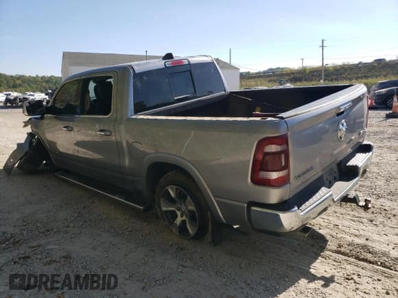 ✅ 2021 Ram 1500 Laramie • VIN: 1C6SRFJM4MN702874 • Lot: 80873715. Wystawiony na Copart z przebiegiem 81 379 mil. Bezpłatny archiwum sprzedaży aukcyjnych z USA i szczegółowy raport historii pojazdu na DreamBid. Zdjęcie 2.