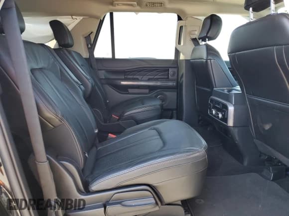 ✅ 2020 Ford Expedition Max Platinum • VIN: 1FMJK1MT2LEA15563 • Lot: 57692495. Wystawiony na Copart z przebiegiem 72 035 mil. Bezpłatny archiwum sprzedaży aukcyjnych z USA i szczegółowy raport historii pojazdu na DreamBid. Zdjęcie 11.