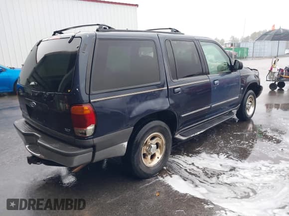✅ 2000 Ford Explorer XLT • VIN: 1FMZU63P8YUB81789 • Лот: 41518021. Опубликован ранее на IAAI с пробегом 243 748 миль. Бесплатный доступ к архиву аукционных продаж из США и подробный отчёт об истории автомобиля на DreamBid. Изображение 4.