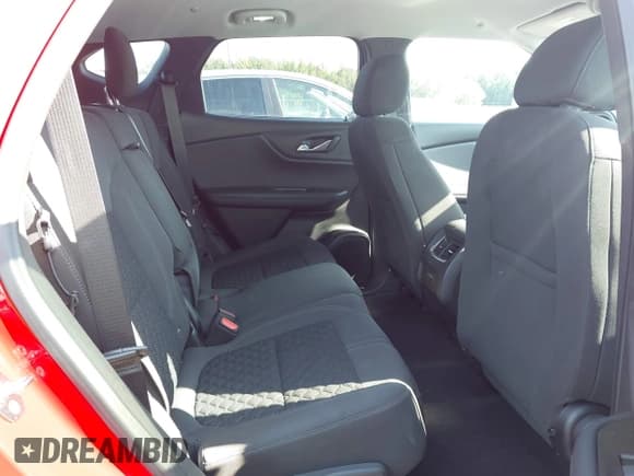 ✅ 2020 Chevrolet Blazer LT • VIN: 3GNKBCRS1LS633121 • Lot: 43136824. Wystawiony na IAAI z przebiegiem 58 792 mil. Bezpłatny archiwum sprzedaży aukcyjnych z USA i szczegółowy raport historii pojazdu na DreamBid. Zdjęcie 8.