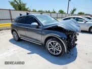 ✅ 2022 Audi SQ5 Premium • VIN: WA1A4AFY2N2103115 • Lot: 68171305. Wystawiony na Copart z przebiegiem Nie podano. Bezpłatny archiwum sprzedaży aukcyjnych z USA i szczegółowy raport historii pojazdu na DreamBid. Zdjęcie 4.