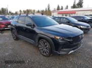 ✅ 2023 Mazda CX-50 Premium Plus • VIN: 7MMVABEY7PN115401 • Лот: 43575616. Опубликован ранее на IAAI с пробегом 50 387 миль. Бесплатный доступ к архиву аукционных продаж из США и подробный отчёт об истории автомобиля на DreamBid. Изображение 1.