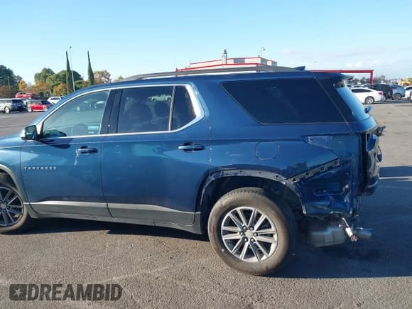 ✅ 2022 Chevrolet Traverse LT Cloth • VIN: 1GNERGKW4NJ176791 • Lot: 43476296. Wystawiony na IAAI z przebiegiem 110 620 mil. Bezpłatny archiwum sprzedaży aukcyjnych z USA i szczegółowy raport historii pojazdu na DreamBid. Zdjęcie 15.