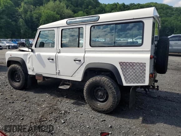 ✅ 1996 Land Rover Defender • VIN: SALLDHM68TA991998 • Lot: 57596025. Listed on Copart with 150,656 mi. Free auction sales archive from the USA and detailed vehicle history report at DreamBid. Image 2.