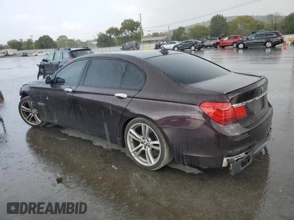 ✅ 2011 BMW 7 Series 750Li • VIN: WBAKB8C50BCY66093 • Лот: 70841505. Опубликован ранее на Copart с пробегом 132 578 миль. Бесплатный доступ к архиву аукционных продаж из США и подробный отчёт об истории автомобиля на DreamBid. Изображение 2.