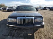 ✅ 1997 Lincoln Town Car Signature • VIN: 1LNLM82W2VY619947 • Lot: 91347265. Listed on Copart with 106,087 mi. Free auction sales archive from the USA and detailed vehicle history report at DreamBid. Image 5.