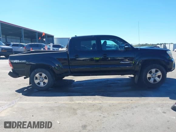 ✅ 2015 Toyota Tacoma PreRunner • VIN: 5TFKU4HN1FX007298 • Lot: 43449436. Wystawiony na IAAI z przebiegiem 230 810 mil. Bezpłatny archiwum sprzedaży aukcyjnych z USA i szczegółowy raport historii pojazdu na DreamBid. Zdjęcie 13.