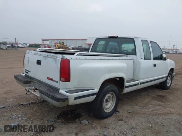✅ 1994 GMC Sierra 1500 SLE1 • VIN: 2GTEC19ZXR1545189 • Lot: 43866544. Wystawiony na IAAI z przebiegiem 392 935 mil. Bezpłatny archiwum sprzedaży aukcyjnych z USA i szczegółowy raport historii pojazdu na DreamBid. Zdjęcie 4.