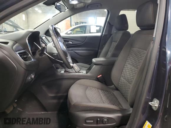 ✅ 2018 Chevrolet Equinox LT • VIN: 3GNAXSEV6JL369392 • Lot: 91427755. Wystawiony na Copart z przebiegiem 92 606 mil. Bezpłatny archiwum sprzedaży aukcyjnych z USA i szczegółowy raport historii pojazdu na DreamBid. Zdjęcie 7.