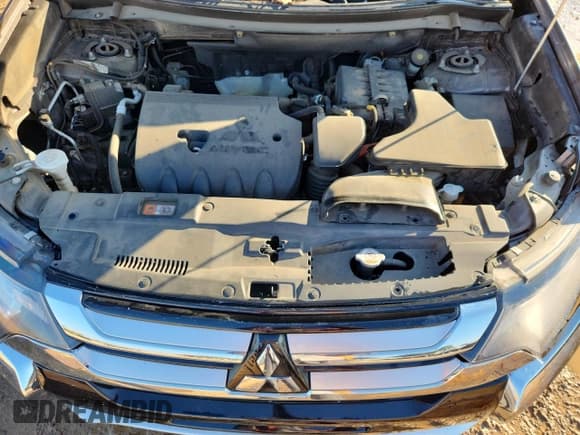 ✅ 2018 Mitsubishi Outlander SE • VIN: JA4AD3A31JZ045250 • Lot: 91141845. Wystawiony na Copart z przebiegiem 125 619 mil. Bezpłatny archiwum sprzedaży aukcyjnych z USA i szczegółowy raport historii pojazdu na DreamBid. Zdjęcie 12.