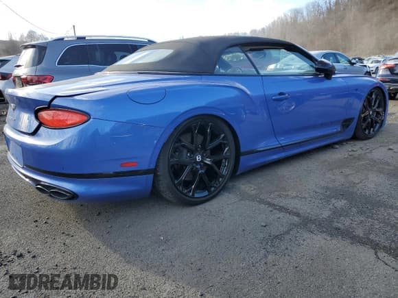 ✅ 2023 Bentley Continental GT GT V8 • VIN: SCBDG4ZG1PC011332 • Lot: 87884345. Listed on Copart with 961 mi. Free auction sales archive from the USA and detailed vehicle history report at DreamBid. Image 3.