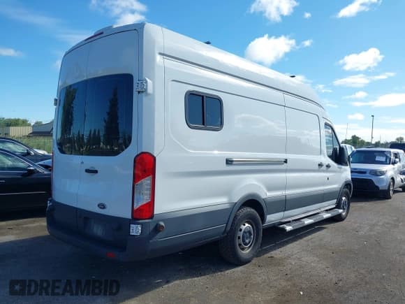 ✅ 2016 Ford Transit Cargo • VIN: 1FTYR3XM3GKA11933 • Lot: 43051661. Wystawiony na IAAI z przebiegiem 65 767 mil. Bezpłatny archiwum sprzedaży aukcyjnych z USA i szczegółowy raport historii pojazdu na DreamBid. Zdjęcie 4.