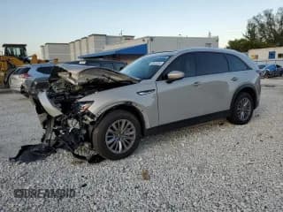 ✅ 2025 Mazda CX-90 Preferred • VIN: JM3KKBHD1S1207183 • Lot: 90903365. Wystawiony na Copart z przebiegiem 8 596 mil. Bezpłatny archiwum sprzedaży aukcyjnych z USA i szczegółowy raport historii pojazdu na DreamBid. Zdjęcie 1.