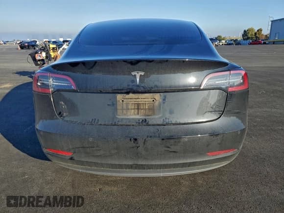 ✅ 2019 Tesla Model 3 Mid Range • VIN: 5YJ3E1EA7KF394798 • Лот: 93985265. Опубликован ранее на Copart с пробегом 163 543 миль. Бесплатный доступ к архиву аукционных продаж из США и подробный отчёт об истории автомобиля на DreamBid. Изображение 6.