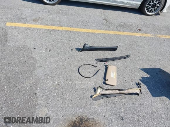 ✅ 2001 BMW 3 Series 325i • VIN: WBAAN374X1ND47372 • Lot: 42834487. Wystawiony na IAAI z przebiegiem 179 223 mil. Bezpłatny archiwum sprzedaży aukcyjnych z USA i szczegółowy raport historii pojazdu na DreamBid. Zdjęcie 12.