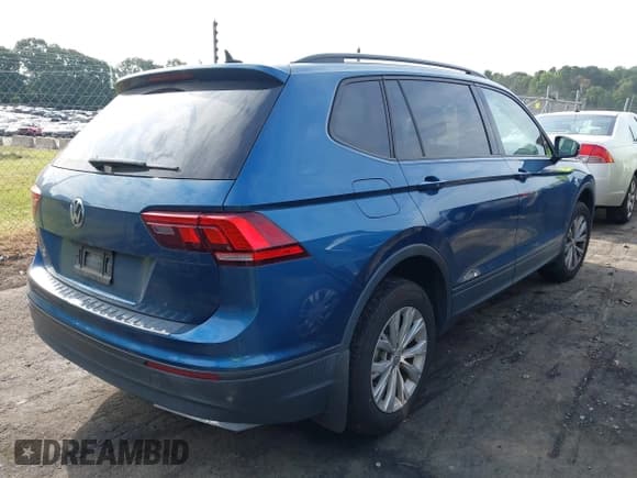 ✅ 2020 Volkswagen Tiguan S • VIN: 3VV1B7AX6LM104840 • Лот: 43091774. Опубликован ранее на IAAI с пробегом 68 041 миль. Бесплатный доступ к архиву аукционных продаж из США и подробный отчёт об истории автомобиля на DreamBid. Изображение 4.