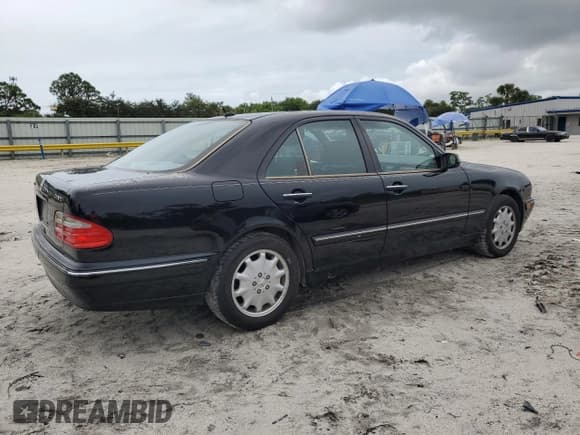 ✅ 2001 Mercedes-Benz E 320/430 4 Matic • VIN: WDBJF82JX1X046997 • Lot: 81423265. Wystawiony na Copart z przebiegiem 233 046 mil. Bezpłatny archiwum sprzedaży aukcyjnych z USA i szczegółowy raport historii pojazdu na DreamBid. Zdjęcie 3.