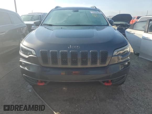 ✅ 2020 Jeep Cherokee Trailhawk Elite • VIN: 1C4PJMBX6LD583328 • Lot: 74449614. Wystawiony na Copart z przebiegiem Nie podano. Bezpłatny archiwum sprzedaży aukcyjnych z USA i szczegółowy raport historii pojazdu na DreamBid. Zdjęcie 5.