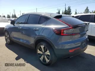 ✅ 2023 Volvo C40 Plus • VIN: YV4ED3GLXP2048984 • Lot: 70984553. Wystawiony na Copart z przebiegiem 6 816 mil. Bezpłatny archiwum sprzedaży aukcyjnych z USA i szczegółowy raport historii pojazdu na DreamBid. Zdjęcie 2.