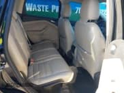 ✅ 2017 Ford Escape SE • VIN: 1FMCU0GD7HUC59045 • Lot: 41304143. Wystawiony na IAAI z przebiegiem 125 809 mil. Bezpłatny archiwum sprzedaży aukcyjnych z USA i szczegółowy raport historii pojazdu na DreamBid. Zdjęcie 8.