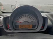 ✅ 2009 Smart fortwo Pure • VIN: WMEEJ31X39K322229 • Lot: 95828695. Wystawiony na Copart z przebiegiem 88 447 mil. Bezpłatny archiwum sprzedaży aukcyjnych z USA i szczegółowy raport historii pojazdu na DreamBid. Zdjęcie 9.