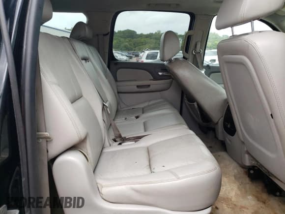 ✅ 2007 Chevrolet Suburban LTZ • VIN: 3GNFK16337G246551 • Лот: 69025314. Опубликован ранее на Copart с пробегом 189 667 миль. Бесплатный доступ к архиву аукционных продаж из США и подробный отчёт об истории автомобиля на DreamBid. Изображение 11.