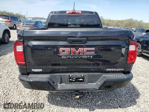✅ 2024 GMC Canyon 4WD AT4X • VIN: 1GTP6EEK4R1146736 • Lot: 51126715. Wystawiony na Copart z przebiegiem 15 037 mil. Bezpłatny archiwum sprzedaży aukcyjnych z USA i szczegółowy raport historii pojazdu na DreamBid. Zdjęcie 6.