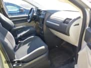 ✅ 2010 Dodge Grand Caravan SE • VIN: 2D4RN4DE5AR318969 • Lot: 43513600. Listed on IAAI with 164,143 mi. Free auction sales archive from the USA and detailed vehicle history report at DreamBid. Image 5.