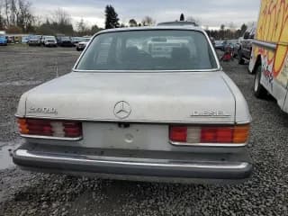 ✅ 1981 Mercedes-Benz 240 • VIN: WDBAB23A8BB257931 • Lot: 44451615. Listed on Copart with 183,942 mi. Free auction sales archive from the USA and detailed vehicle history report at DreamBid. Image 6.