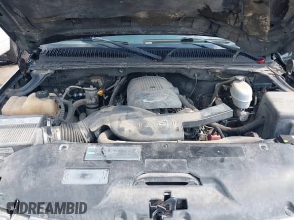 ✅ 2005 Chevrolet Suburban LS • VIN: 1GNEC16Z15R173836 • Lot: 43504108. Wystawiony na IAAI z przebiegiem 334 696 mil. Bezpłatny archiwum sprzedaży aukcyjnych z USA i szczegółowy raport historii pojazdu na DreamBid. Zdjęcie 10.