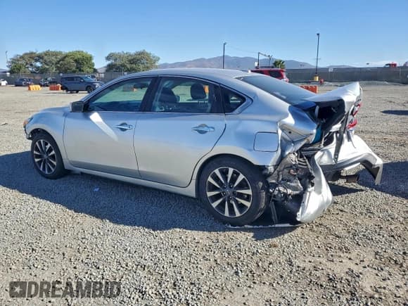 ✅ 2017 Nissan Altima SV • VIN: 1N4AL3AP3HC189834 • Лот: 95028225. Опубликован ранее на Copart с пробегом 77 548 миль. Бесплатный доступ к архиву аукционных продаж из США и подробный отчёт об истории автомобиля на DreamBid. Изображение 2.