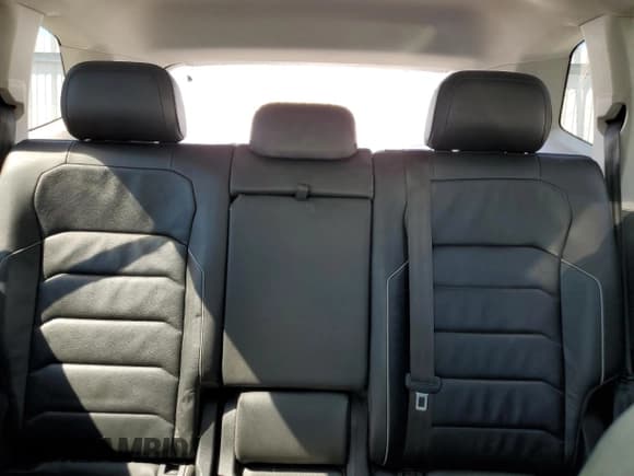 ✅ 2018 Volkswagen Tiguan SEL Premium • VIN: 3VV4B7AX8JM074847 • Lot: 70623215. Listed on Copart with 83,630 mi. Free auction sales archive from the USA and detailed vehicle history report at DreamBid. Image 10.