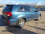 ✅ 2014 Kia Sorento LX • VIN: 5XYKTCA68EG438108 • Lot: 43592839. Wystawiony na IAAI z przebiegiem 255 371 mil. Bezpłatny archiwum sprzedaży aukcyjnych z USA i szczegółowy raport historii pojazdu na DreamBid. Zdjęcie 4.