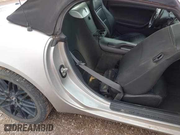 ✅ 2007 Pontiac Solstice • VIN: 1G2MB35B97Y132732 • Lot: 43396988. Wystawiony na IAAI z przebiegiem 86 648 mil. Bezpłatny archiwum sprzedaży aukcyjnych z USA i szczegółowy raport historii pojazdu na DreamBid. Zdjęcie 8.