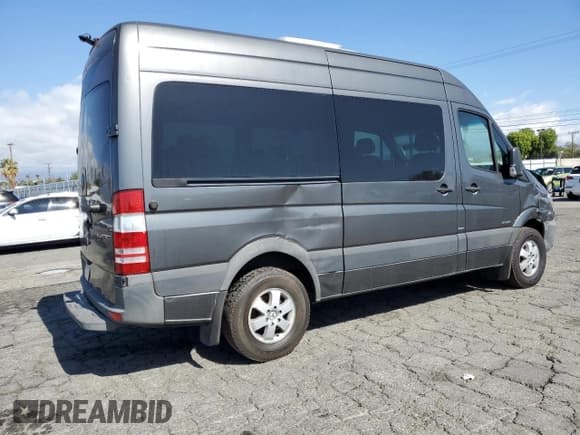 ✅ 2014 Mercedes-Benz Sprinter Passenger • VIN: WDZPE7CC8E5834266 • Лот: 56178535. Опубликован ранее на Copart с пробегом 125 433 миль. Бесплатный доступ к архиву аукционных продаж из США и подробный отчёт об истории автомобиля на DreamBid. Изображение 3.