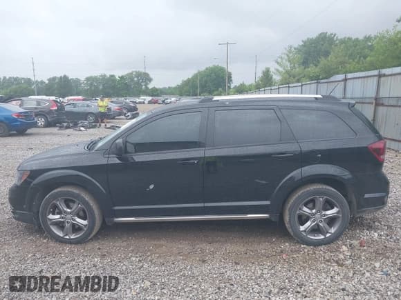 ✅ 2017 Dodge Journey Crossroad Plus • VIN: 3C4PDCGG5HT537128 • Lot: 42628733. Listed on IAAI with 124,224 mi. Free auction sales archive from the USA and detailed vehicle history report at DreamBid. Image 14.
