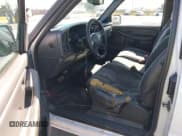 ✅ 2004 GMC Sierra 1500 • VIN: 1GTEC19T44E127956 • Лот: 42690309. Опубликован ранее на IAAI с пробегом 368 452 миль. Бесплатный доступ к архиву аукционных продаж из США и подробный отчёт об истории автомобиля на DreamBid. Изображение 5.