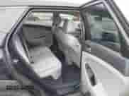 2017 Hyundai Tucson SE z VIN KM8J33A42HU585775, wystawiony jako IAAI lot #43521465 z przebiegiem 125 000 mil mil oraz . Historia ofert i sprzedaży dostępna na DreamBid. Obrazek 8.