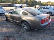 ✅ 2005 Ford Mustang GT Deluxe • VIN: 1ZVHT82H055193169 • Lot: 43420929. Wystawiony na IAAI z przebiegiem 79 443 mil. Bezpłatny archiwum sprzedaży aukcyjnych z USA i szczegółowy raport historii pojazdu na DreamBid. Zdjęcie 3.