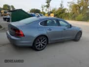 ✅ 2017 Volvo S90 Momentum • VIN: YV1A22MK1H1015824 • Lot: 71253705. Wystawiony na Copart z przebiegiem 94 764 mil. Bezpłatny archiwum sprzedaży aukcyjnych z USA i szczegółowy raport historii pojazdu na DreamBid. Zdjęcie 3.