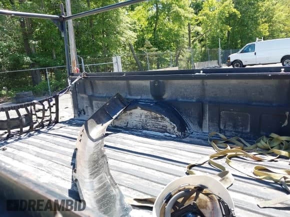 ✅ 2007 Chevrolet Silverado 2500HD Work Truck • VIN: 1GCHC24U07E113558 • Lot: 42389486. Wystawiony na IAAI z przebiegiem 237 467 mil. Bezpłatny archiwum sprzedaży aukcyjnych z USA i szczegółowy raport historii pojazdu na DreamBid. Zdjęcie 8.