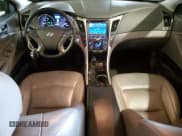 ✅ 2013 Hyundai Sonata • VIN: KMHEC4A47DA083525 • Лот: 72015395. Опубликован ранее на Copart с пробегом 105 628 миль. Бесплатный доступ к архиву аукционных продаж из США и подробный отчёт об истории автомобиля на DreamBid. Изображение 8.