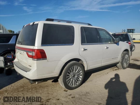 ✅ 2016 Lincoln Navigator Reserve • VIN: 5LMJJ2LT0GEL00324 • Lot: 85011805. Listed on Copart with 147,797 mi. Free auction sales archive from the USA and detailed vehicle history report at DreamBid. Image 3.